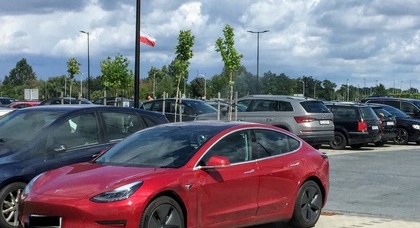 Tesla открыла сервисный центр в Польше 