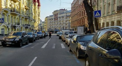 Еще на двух улицах Киева запретили парковку