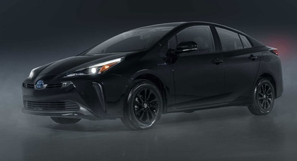 Toyota представила очень черный Prius Nightshade