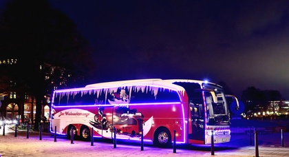 Mercedes-Benz подготовил рождественский автобус