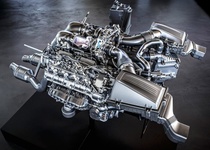 Mercedes-Benz C63 AMG получил мотор от суперкара AMG GT