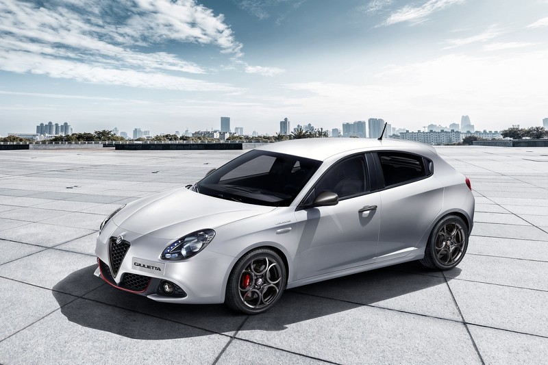 Alfa Romeo Giulietta обновилась без видимых изменений (видео)