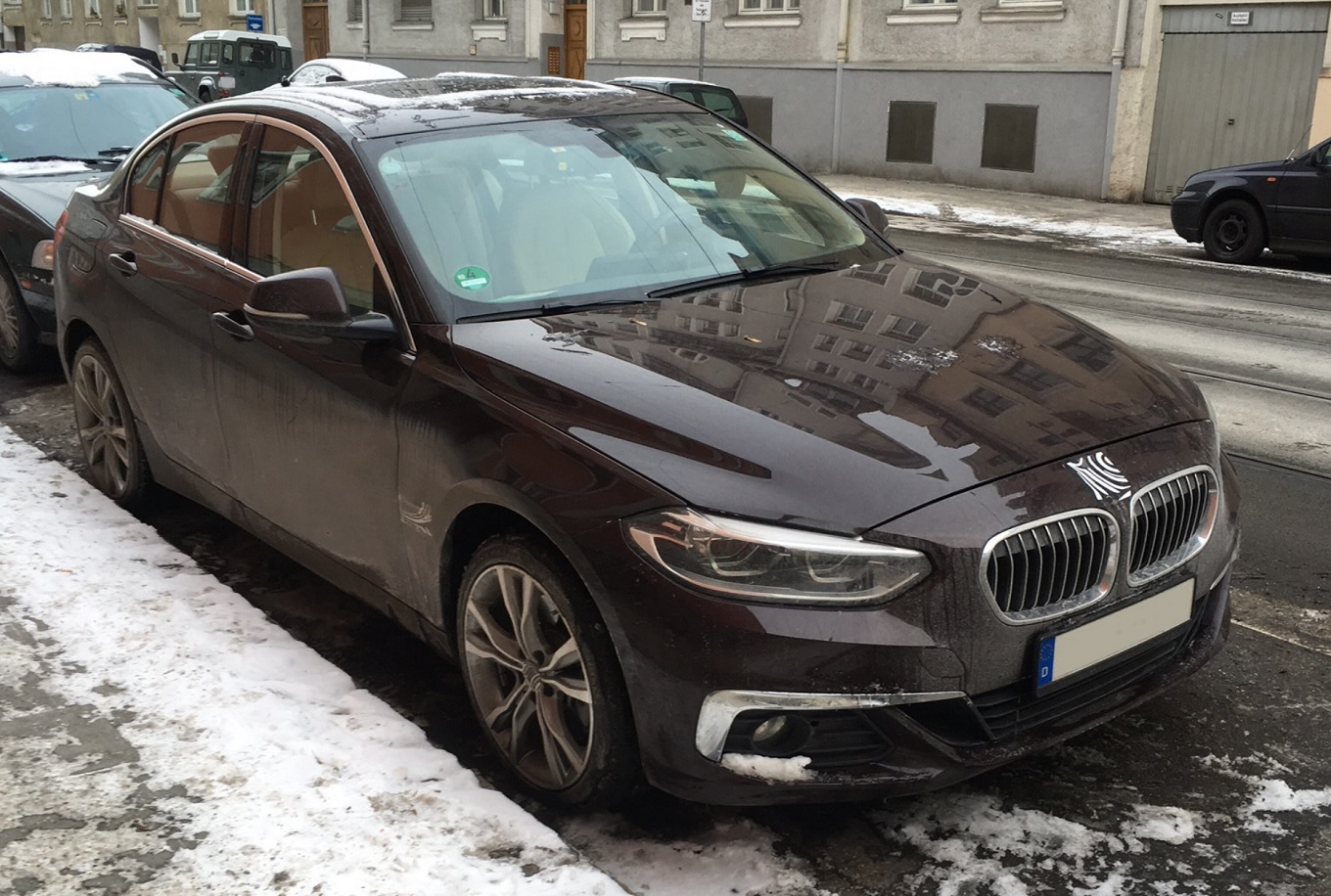 Седан BMW 1 серии впервые замечен в Европе