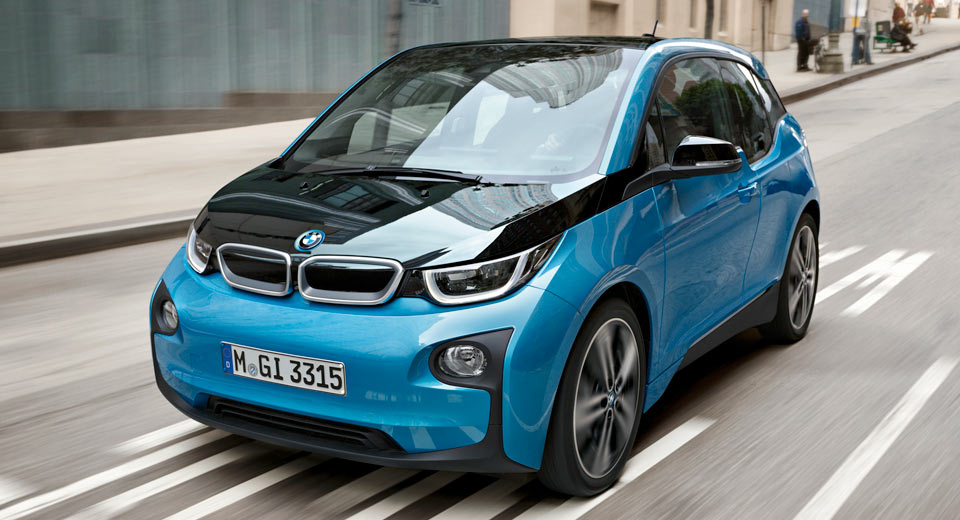 BMW отзывает электромобили i3 из-за утечки бензина