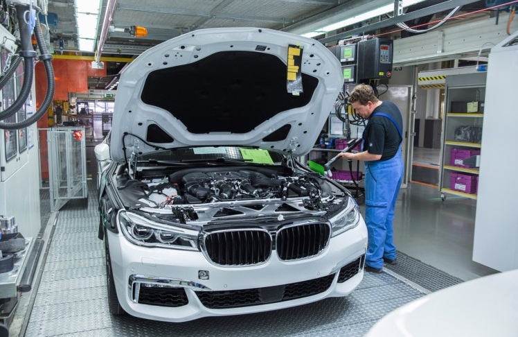 BMW рассказала о дизельном двигателе с четырьмя турбокомпрессорами