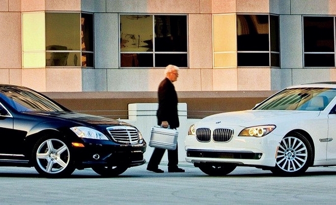 Mercedes и BMW спорят, у кого больше