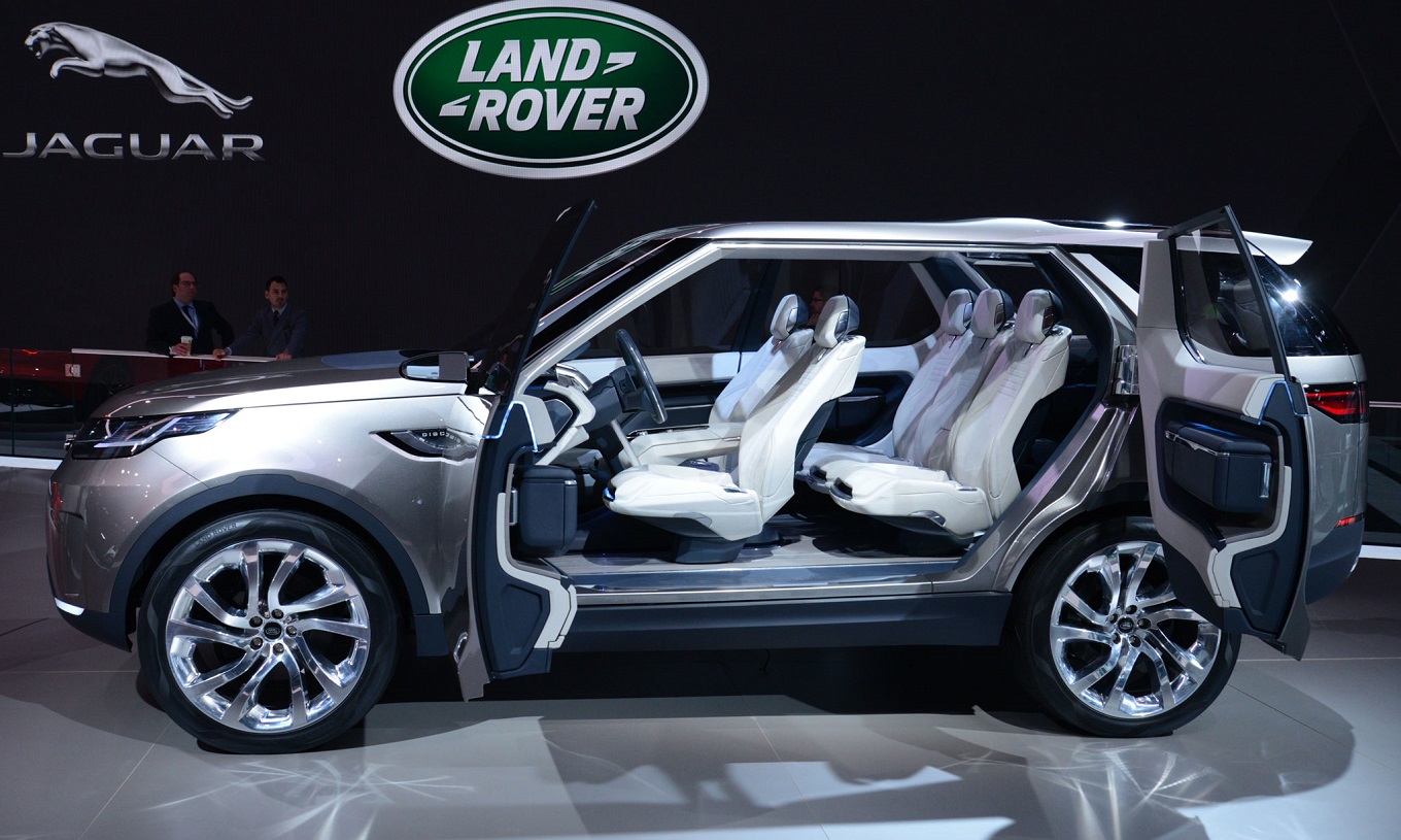 Автомобили Land Rover и Jaguar узнают владельцев в лицо