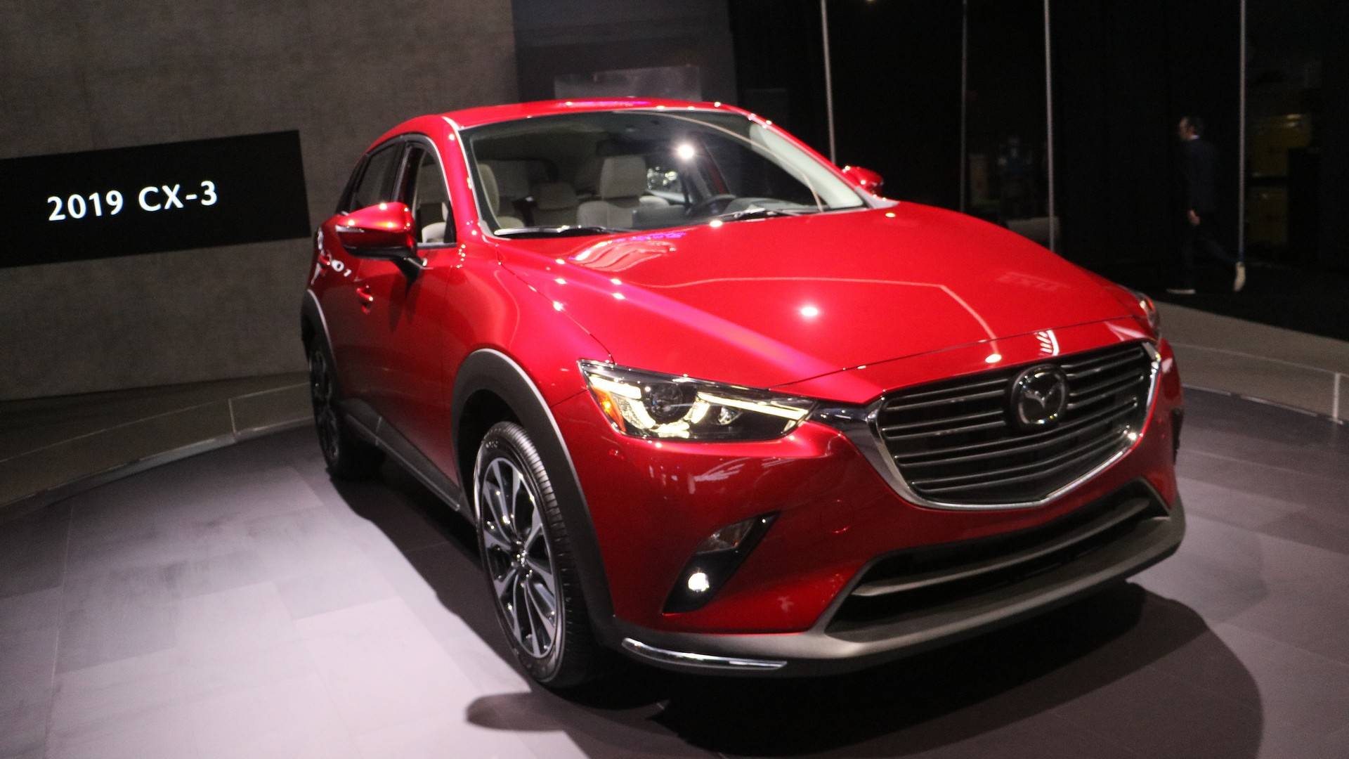 Нью-Йорк 2018: Mazda обновила кроссовер CX-3