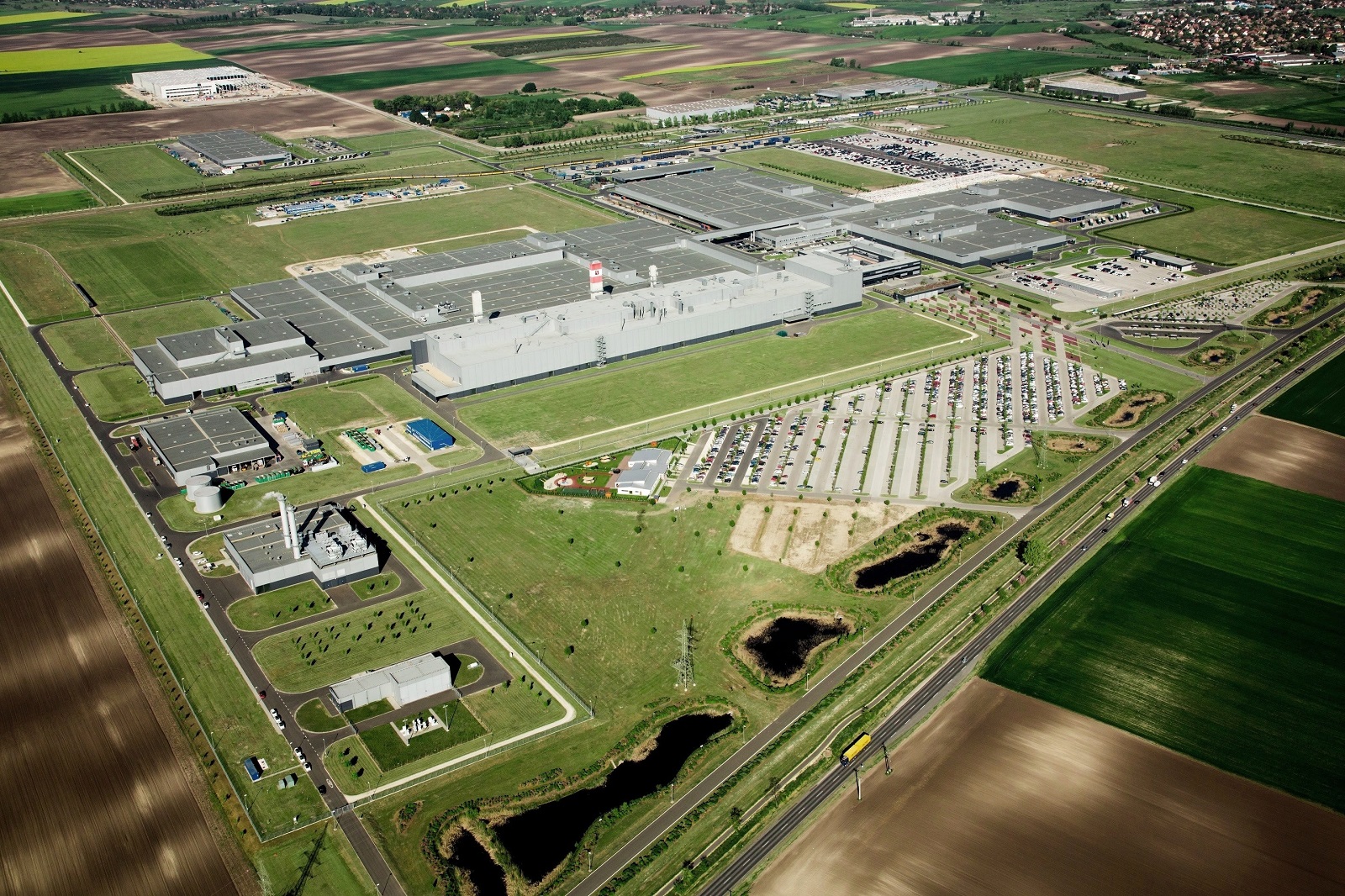 Концерн Daimler построит второй завод Mercedes в Венгрии