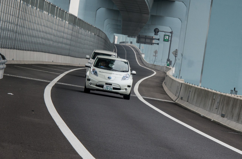 Nissan установил «автопилот» в электромобиль Leaf