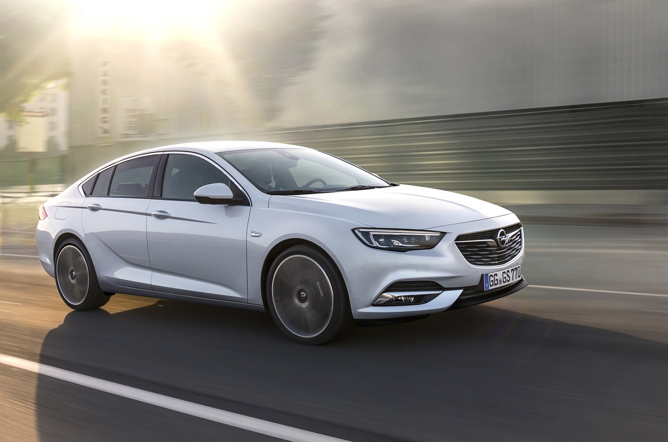 Opel представил новый Insignia Grand Sport 2017 с полным приводом