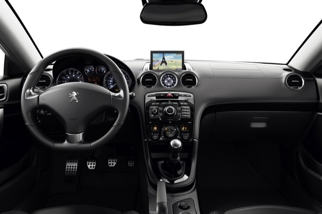 Peugeot RCZ 2013 интерьер