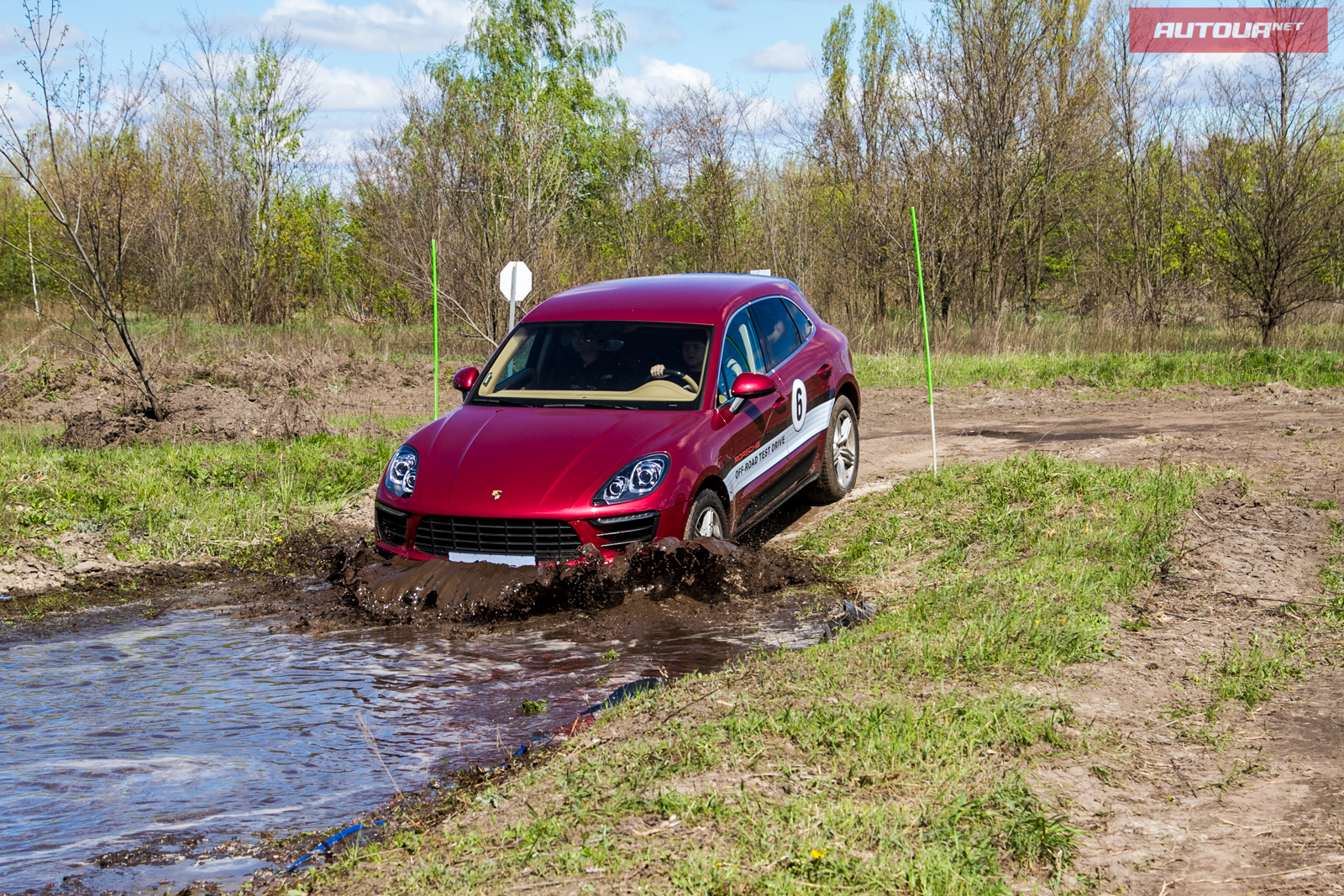 Porsche грязи не боятся?