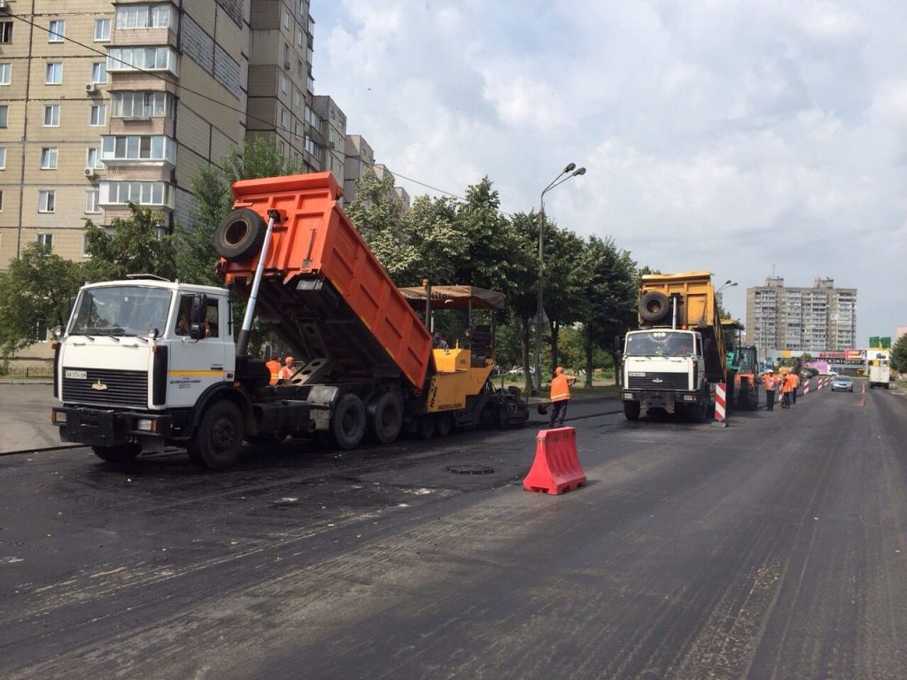 В Киеве с 24 по 28 июня будут перекрывать дороги из-за ремонтов и концертов
