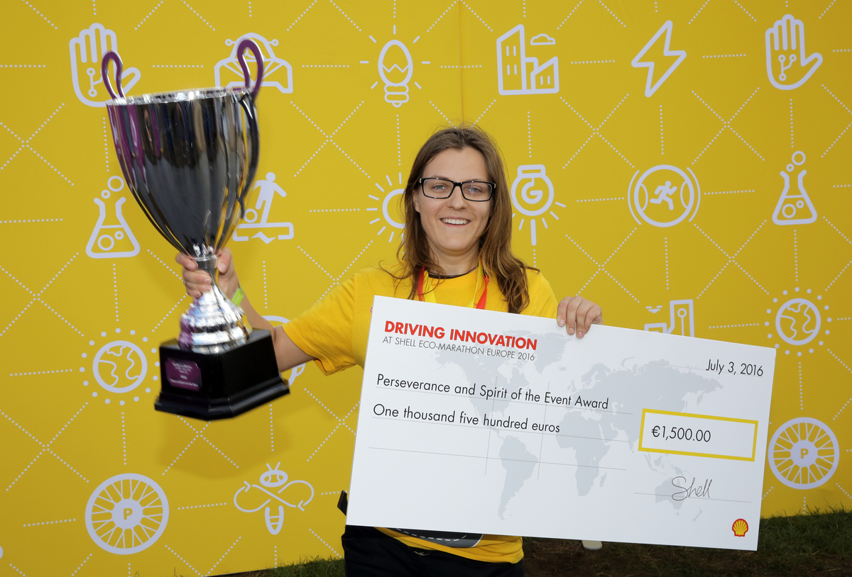 Украинская команда молодых инженеров получила кубок за стойкость на Shell Eco-Marathon 2016