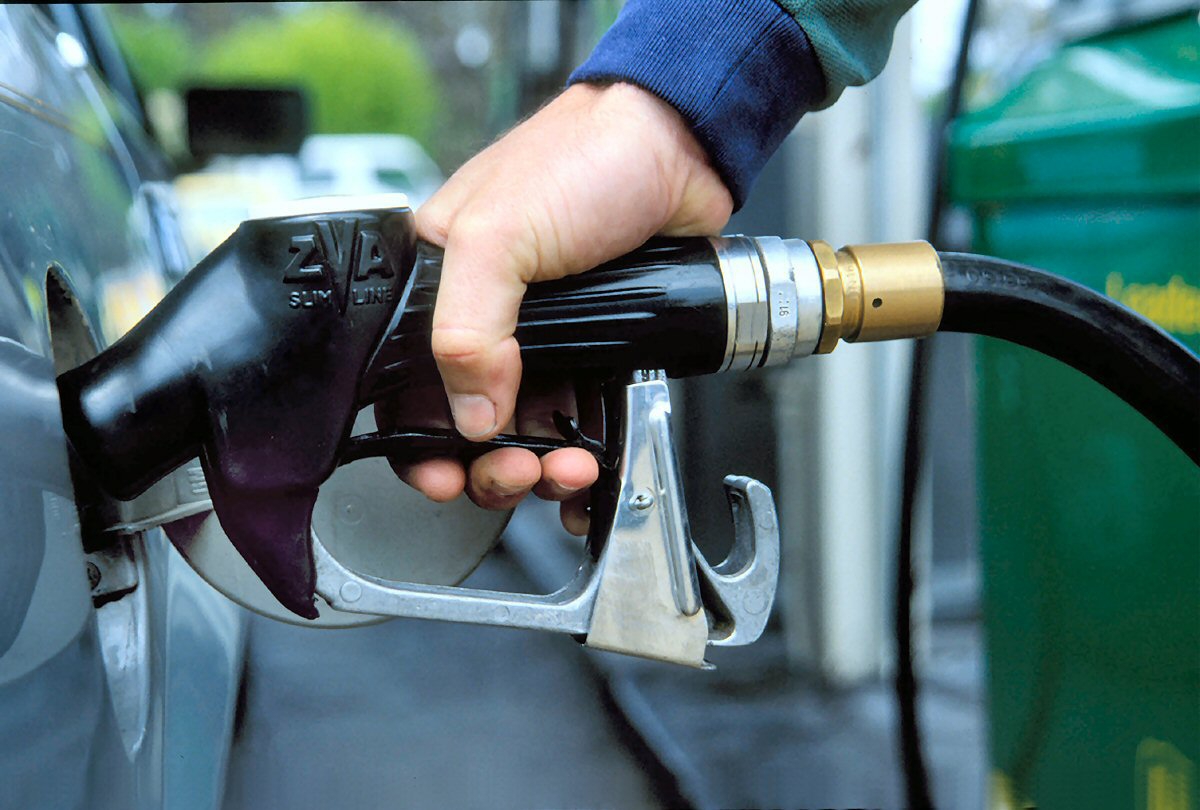 Цены на топливо в крупных сетях АЗС выросли на 10-50 коп./л