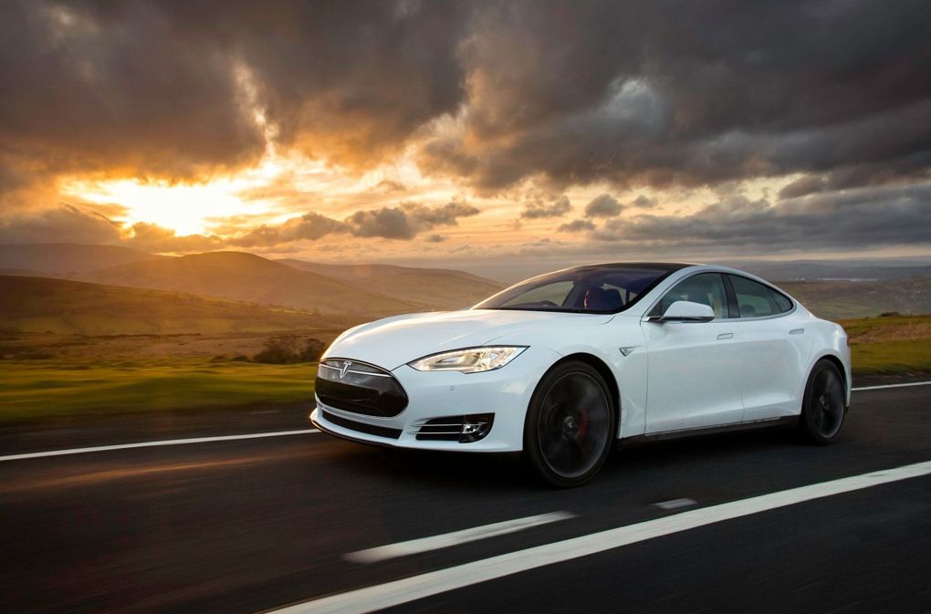Tesla в режиме автопилота впервые попала в смертельное ДТП