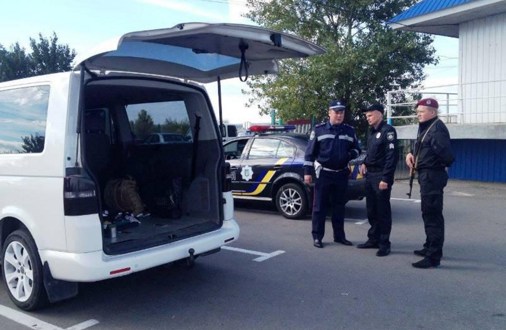 Полиция инициирует запрет водителям выходить из машины во время проверки