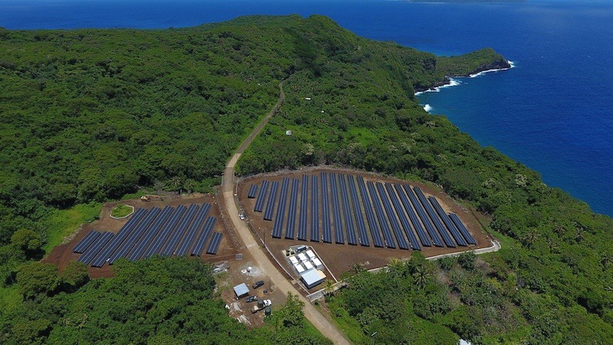 Tesla перевела на солнечную энергетику остров в Тихом океане
