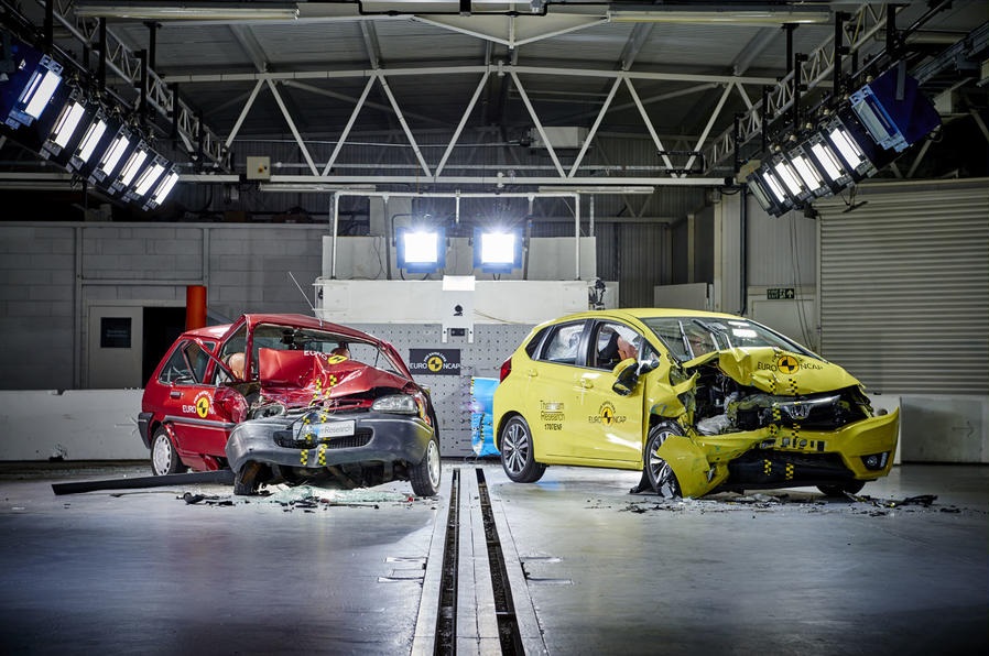 Euro NCAP сравнил в краш-тестах старый и современный хэтчбеки (видео)