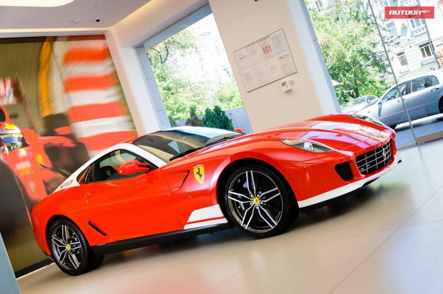Ferrari и Lamborghini перестанут официально продавать в Украине