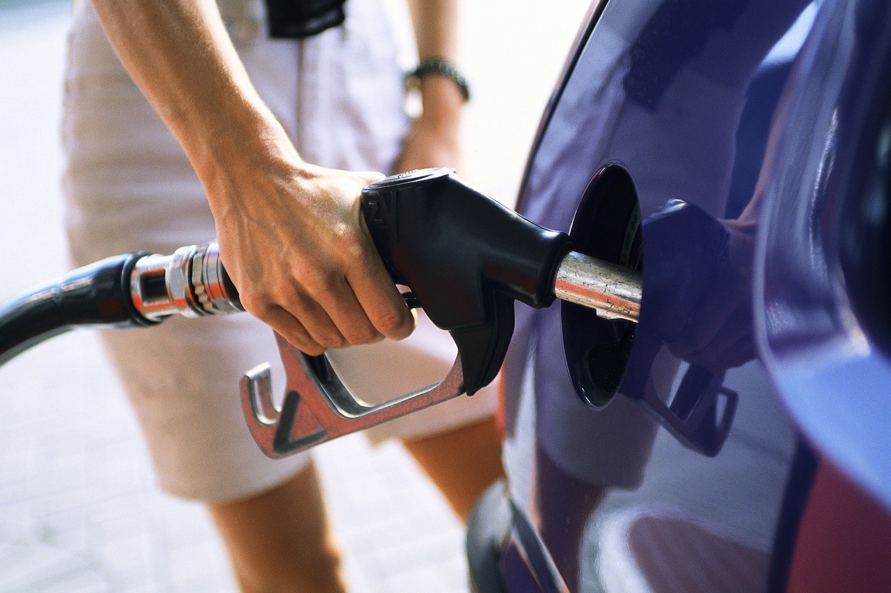 Минэнергоугля рассказало из чего складывается стоимость бензина и ДТ 