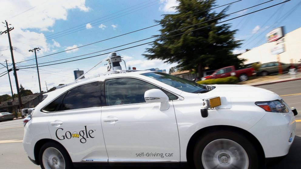Беспилотный «гугломобиль» впервые попал в аварию с пострадавшими