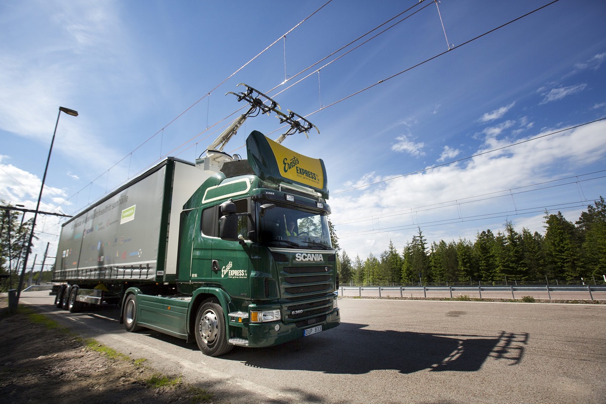 В Швеции запущена первая электрифицированная дорога для грузовиков