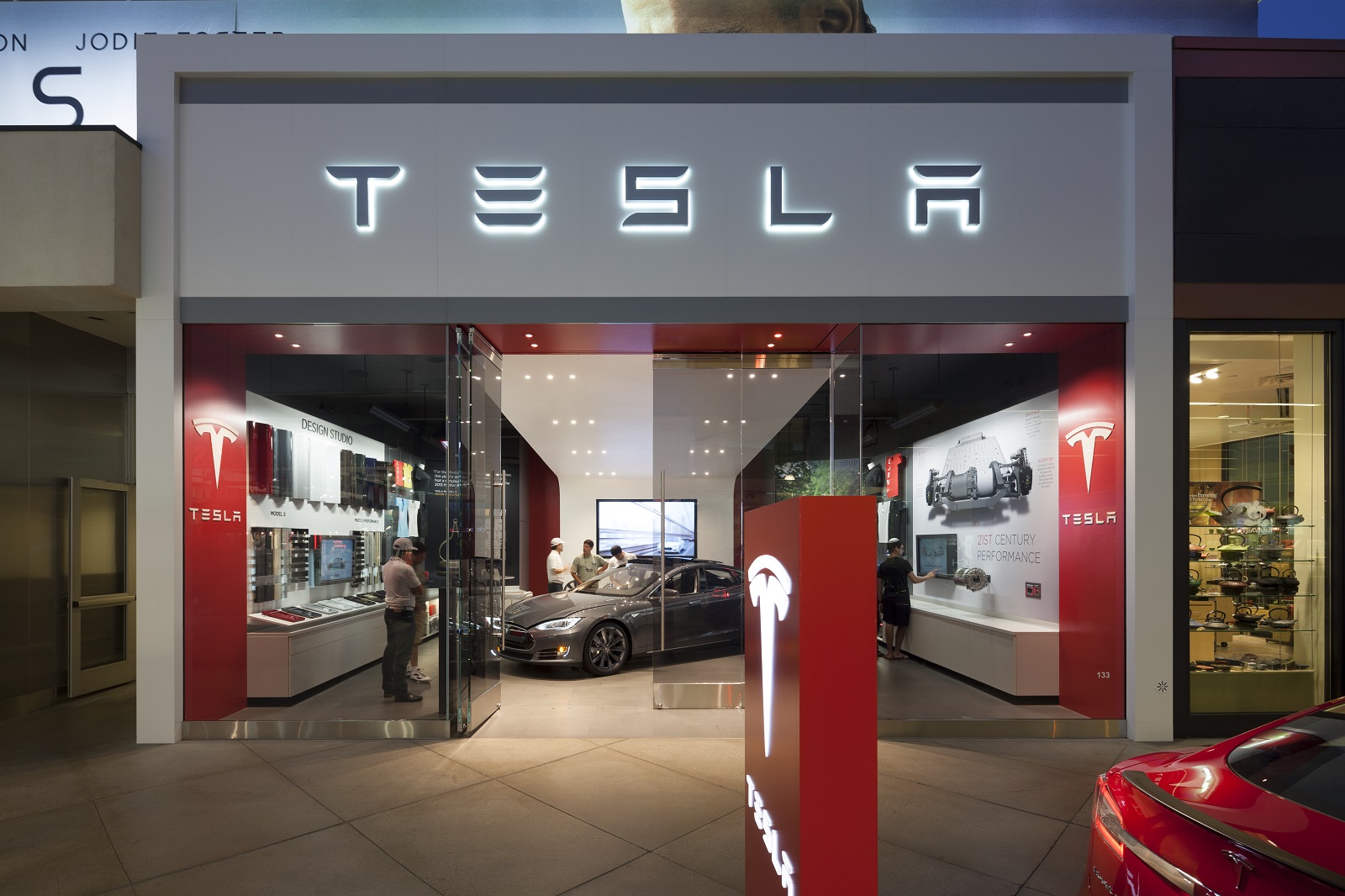 Tesla собрала 38000 предзаказов на домашние аккумуляторы