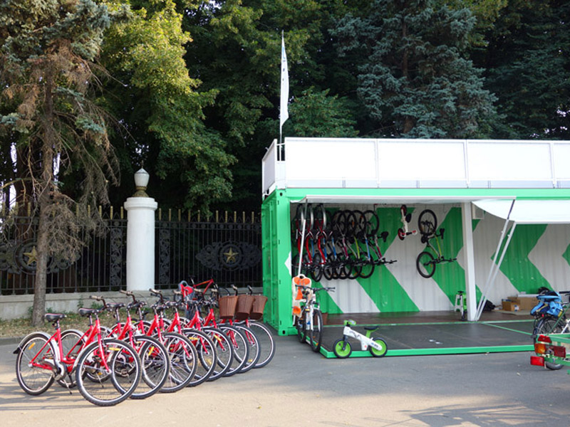 В Киеве появился первый перехватывающий велопаркинг