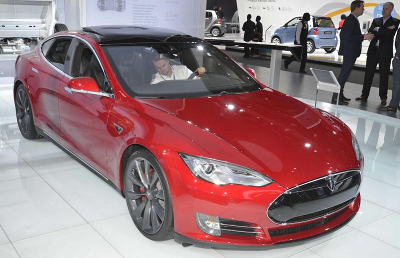 Tesla сворачивает программу быстрой смены батарей