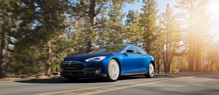 Самая дешёвая Tesla Model S стала полноприводной