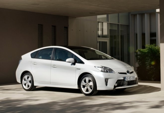 2012_Toyota_Prius_5