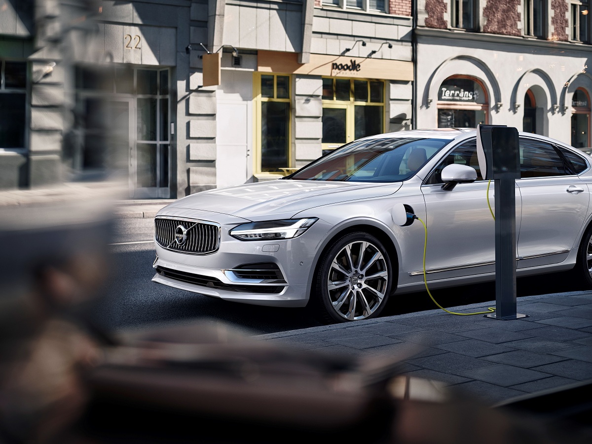 Volvo сделает гибридные версии всех своих моделей