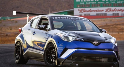 Кроссовер Toyota C-HR превратили в трековый спорткар 