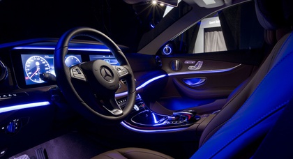 Новый Mercedes-Benz E-Class получил квадратную «приборку»