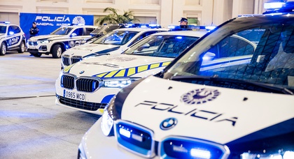 Spanish police received a fleet of electrified BMW cars
