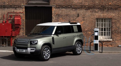 Внедорожник Land Rover Defender обзавелся новыми версиями
