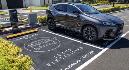 Lexus envisage de créer sa propre infrastructure de recharge pour VE au Japon, en s'inspirant de Tesla
