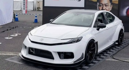 Toyota встановила два двигуни в Camry потужністю 700 кінських сил