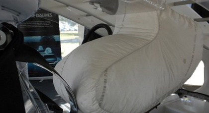 Американцы встроят подушки безопасности в крышу автомобиля