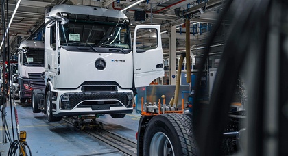 Daimler Truck hat mit der Serienproduktion des Elektro-Lkw Mercedes-Benz eActros 600 in Deutschland begonnen