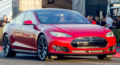 Электроседан Tesla Model S стал невероятно быстрым