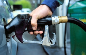 На украинских АЗС снизились цены на бензин и дизтопливо