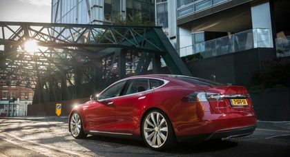 Tesla проехала вдвое больше паспортного пробега от одной «зарядки»