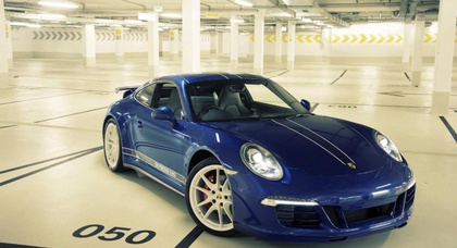 Porsche выпустила Facebook-мобиль