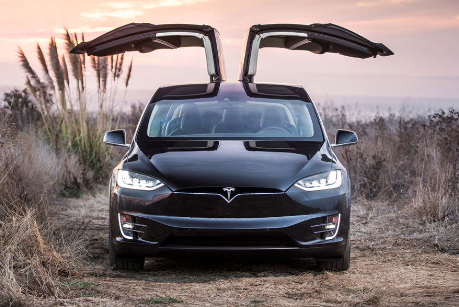 Tesla model x вес