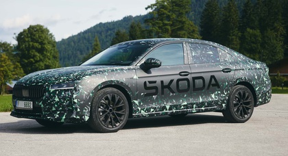 2024 Skoda Superb Liftback teased with thin camouflage