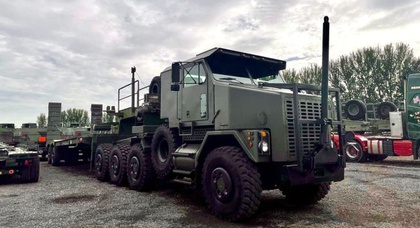 Deutschland überführte acht schwerlastsattelzüge M1070 Oshkosh in die Ukraine, die Panzer transportieren können