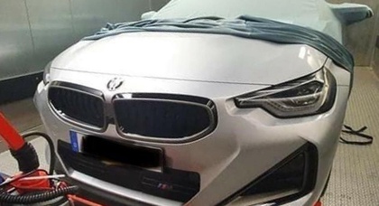 Новое купе BMW 2 Series показалось до дебюта 